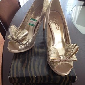 Moda Sequined Heels.