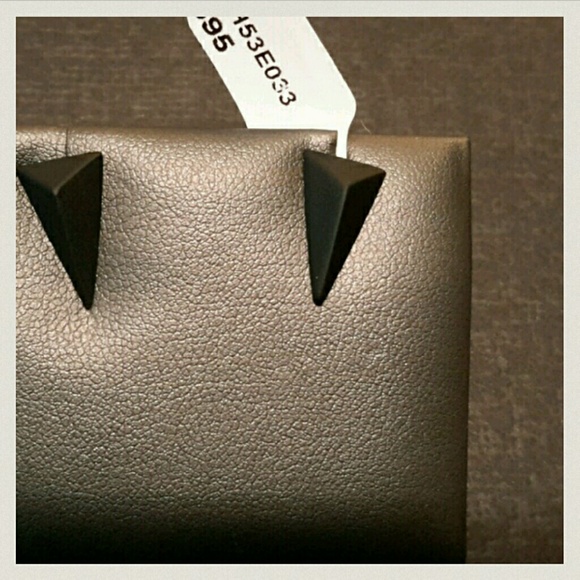 Alexis Bitter pyramid stud earrings - Picture 3 of 3