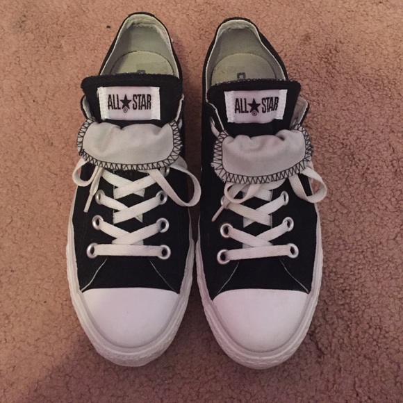 Black low top converse