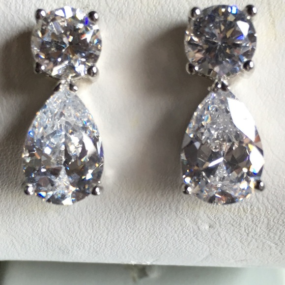 🎀New Wedding Worthy Clip On Earrings