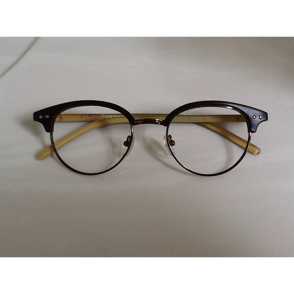 Vintage Glasses ||