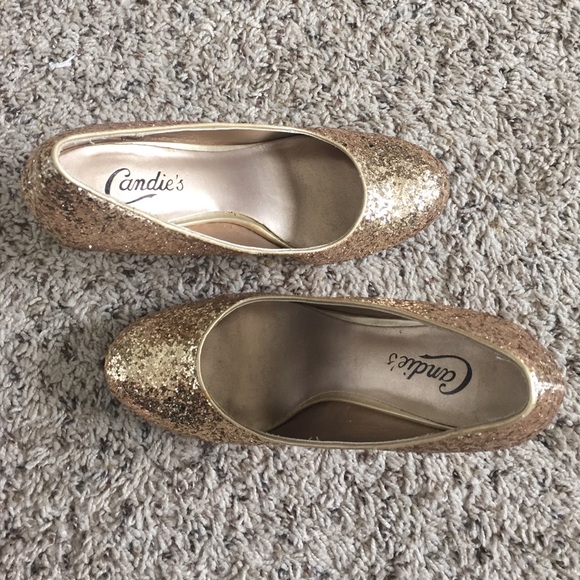 Donating- last chance Sparkly Gold Heels 👠