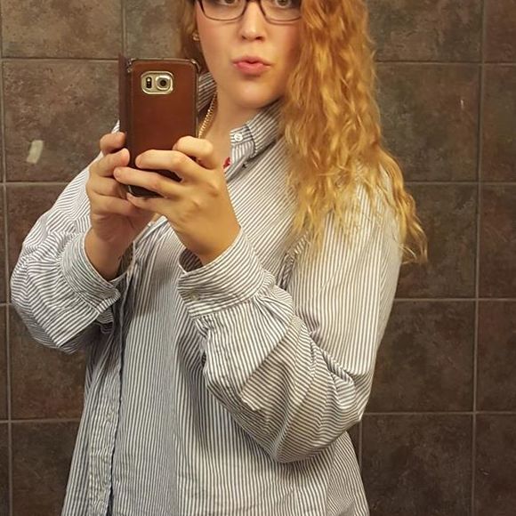 Meet your Posher, Kayla - Picture 1 of 1