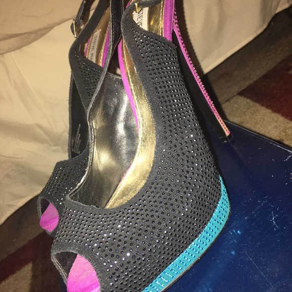 Steve Madden Swarovski Crystal Multi Colored Shoe - Picture 2 of 4
