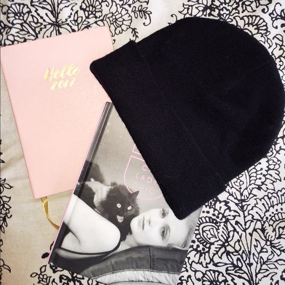🌑 Brandless Black Beanie 🌑