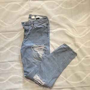 Distressed Boyfriend Jean