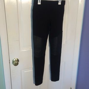 Black leggings with leather knee