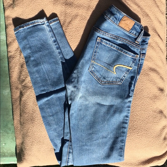 American eagle light wash jeans