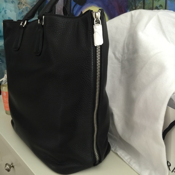 Prada Grained Vitello Daino black Leather Tote - Picture 3 of 4