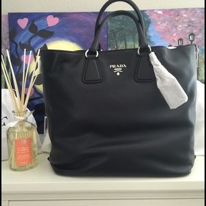Prada Grained Vitello Daino black Leather Tote