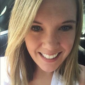 Meet your Posher, Holly