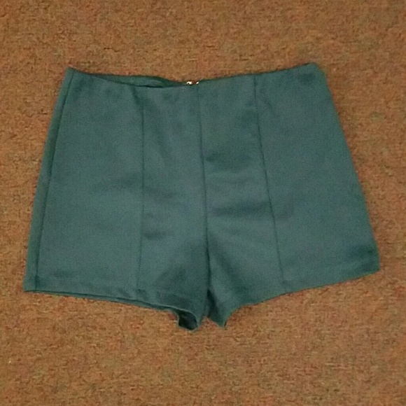 EMERALD GREEN SHORTS