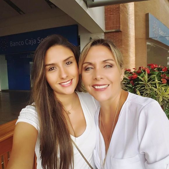 Meet your Posher, Daniela - Picture 1 of 1