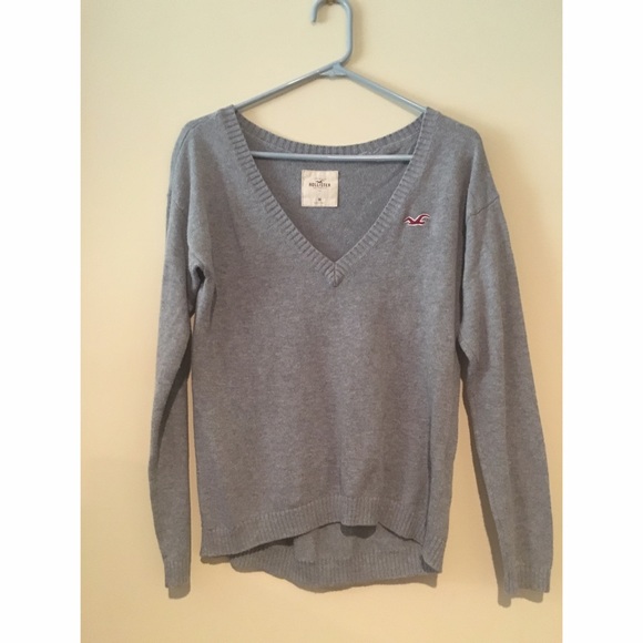 Hollister Sweaters - ⚡️FLASH SALE ⚡️NWOT! Hollister V-Neck Sweater