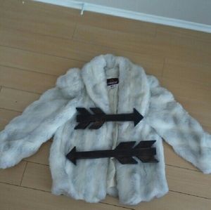 ***VINTAGE*** JORDACHE FAUX FUR COAT!
