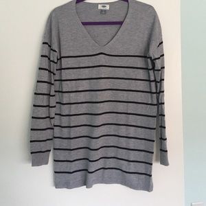 V Neck striped tunic. Long enough for leggings