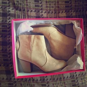 Aniyah JustFab Bootie!