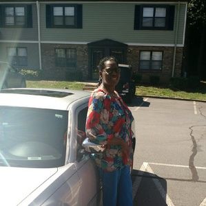 Meet your Posher, Della