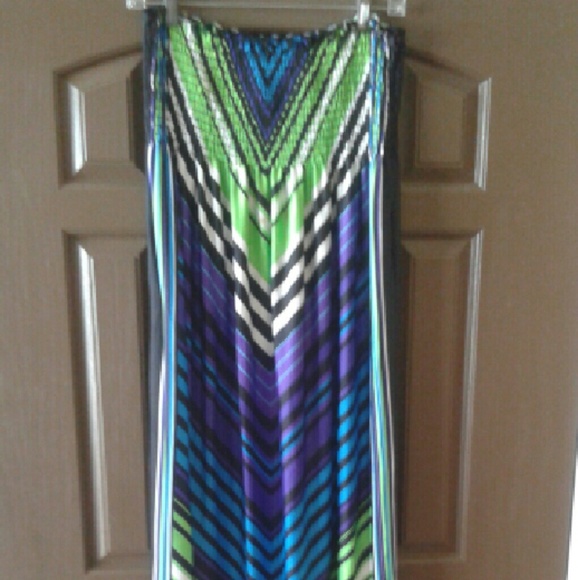 Dresses & Skirts - Beautiful maxi so vibrant so fun!!!