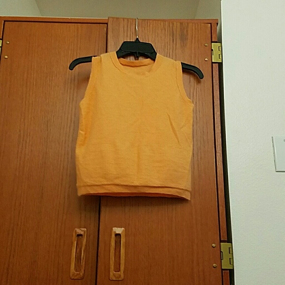 Salmon/Peach colored crop top - Picture 1 of 1