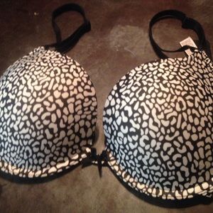 34D VS Push-Up Bra