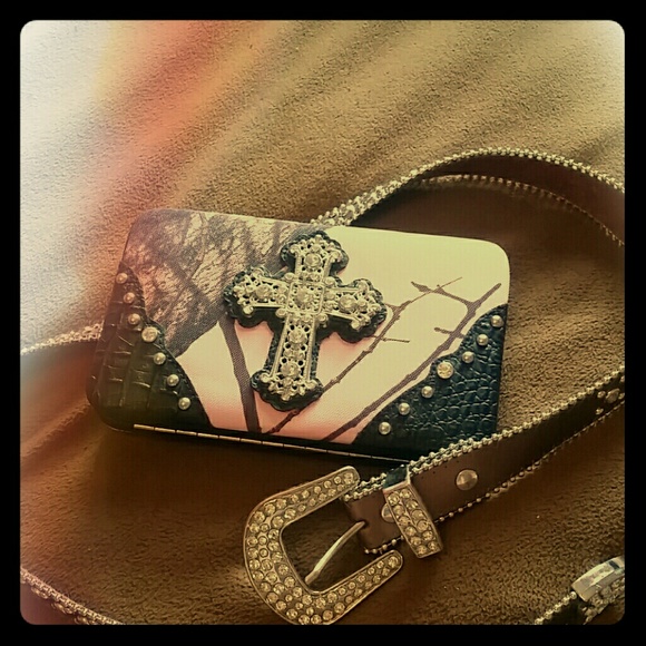 Mossy oak wallet.