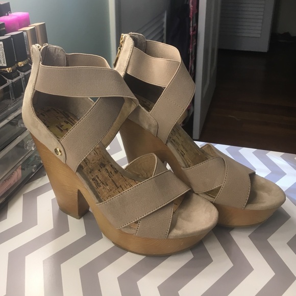 PRICE DROP Guess Platform Nude Heels