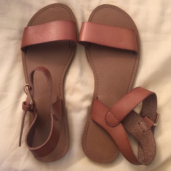 *SOLD*Brown Flat Sandals