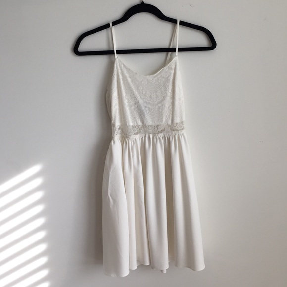 H&M Lace Off White Dress with Cutout
