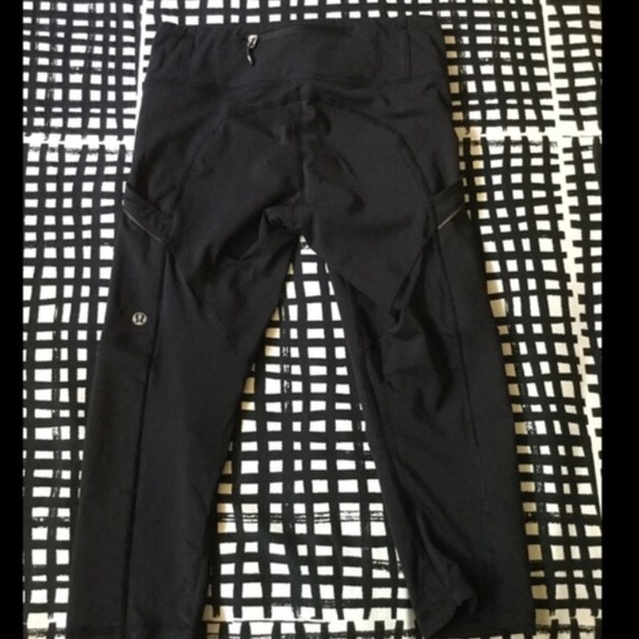 Lululemon Crop. Reposhing these!