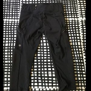 Lululemon Crop. Reposhing these!
