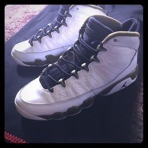 BLACK FRIDAY SALE‼️‼️ jordan retro 9 size 5.5 gs