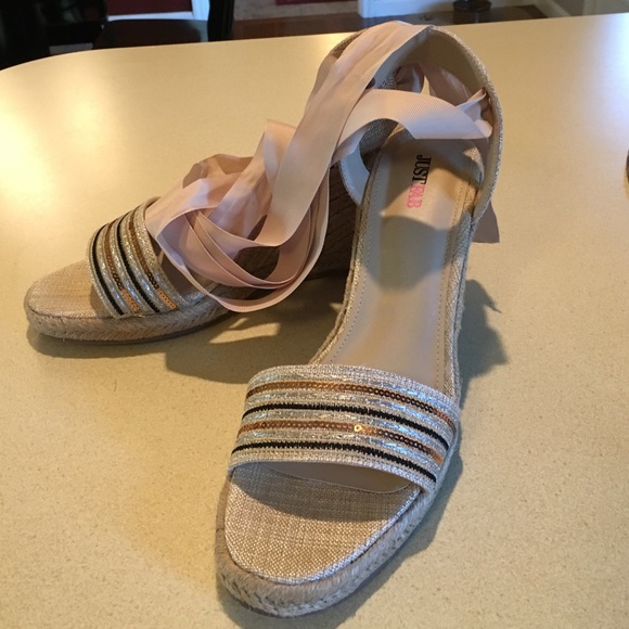 Wedges with gorgeous ribbons❤️ Any2shoes2for$15