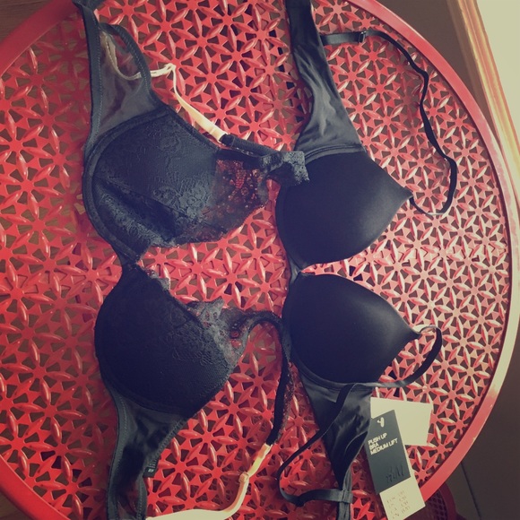 Two 32B H&M bras.