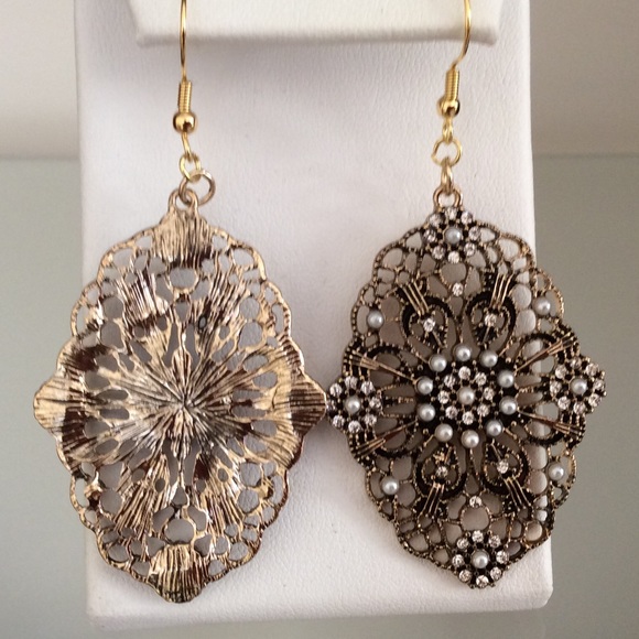 NWOT Antiqued Gold Finish Earrings on Wires - Picture 3 of 4