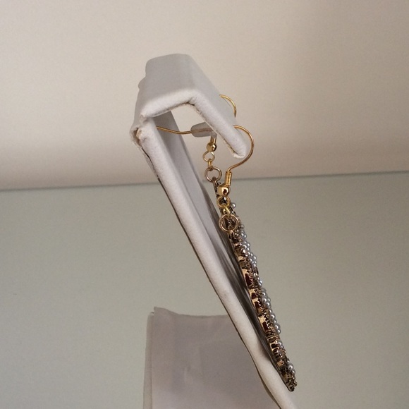 NWOT Antiqued Gold Finish Earrings on Wires - Picture 4 of 4