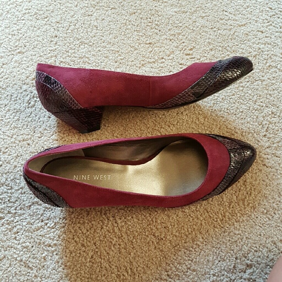 Snake Detailed Red Shoes