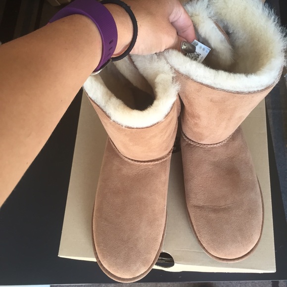 UGG authentic Bailey bow Chestnut boots Sz 10 new - Picture 3 of 4
