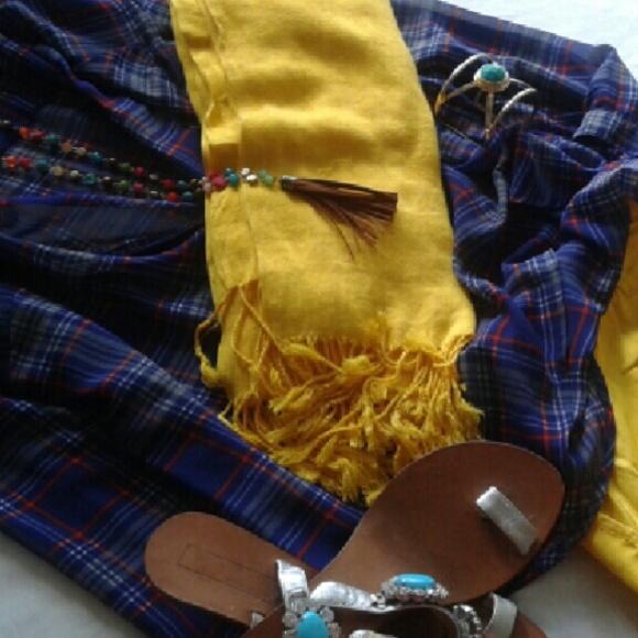 Tops - Chiffon plaid top so flowy and gorgeous :)