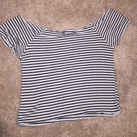 cropped shirt