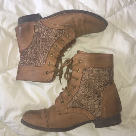 Size 8 cognac lace up boots with lace detail