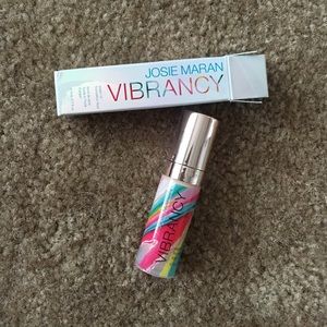 Josie Maran Vibrancy Foundation
