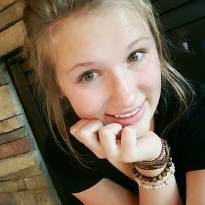 Meet your Posher, Carissa