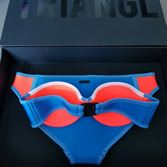 SOLD: Authentic Bowie Modern Lust Triangl Bikini - Picture 2 of 4