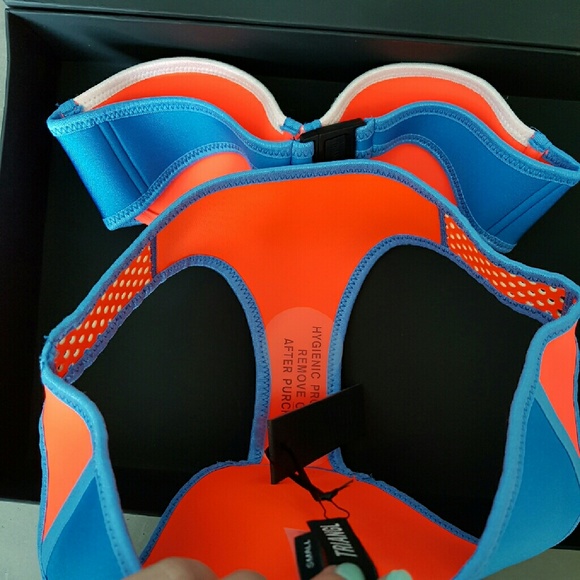 SOLD: Authentic Bowie Modern Lust Triangl Bikini - Picture 4 of 4