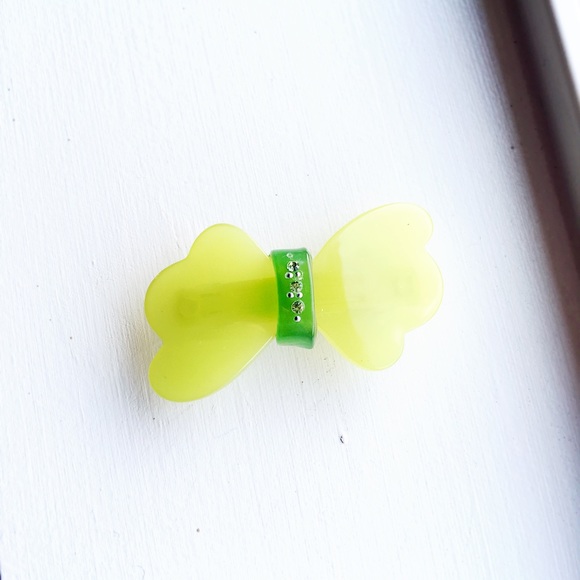 Butterfly shape hair accessory