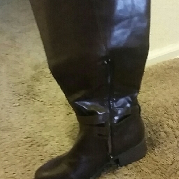 Brown boots - Picture 3 of 3