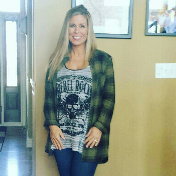 Skull Tank - Picture 3 of 3