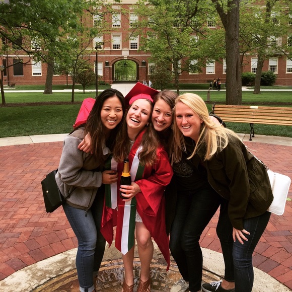 Meet your Posher, Alyssa 💥 - Picture 3 of 4