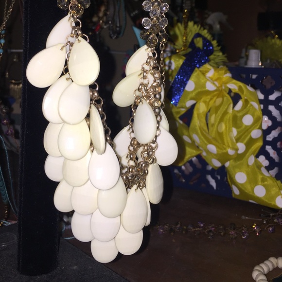 Off white necklace